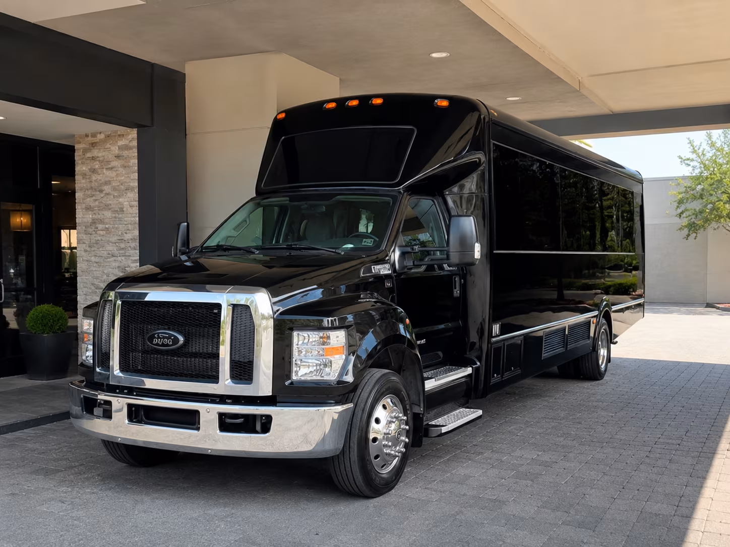 charter buses for group wine tasting events in palm beach county
