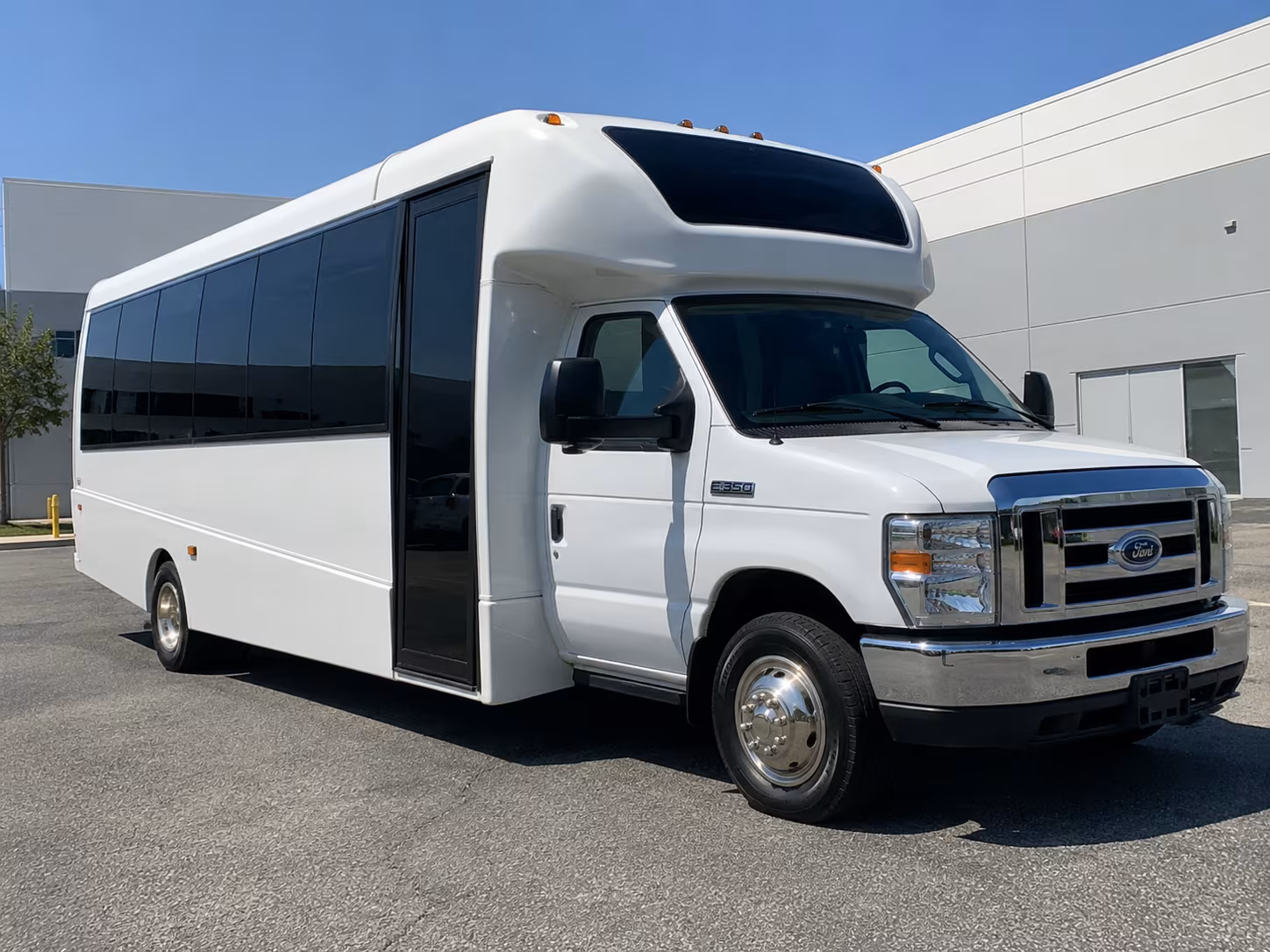corporate airport transfer buses between delray beach and pbi or fll