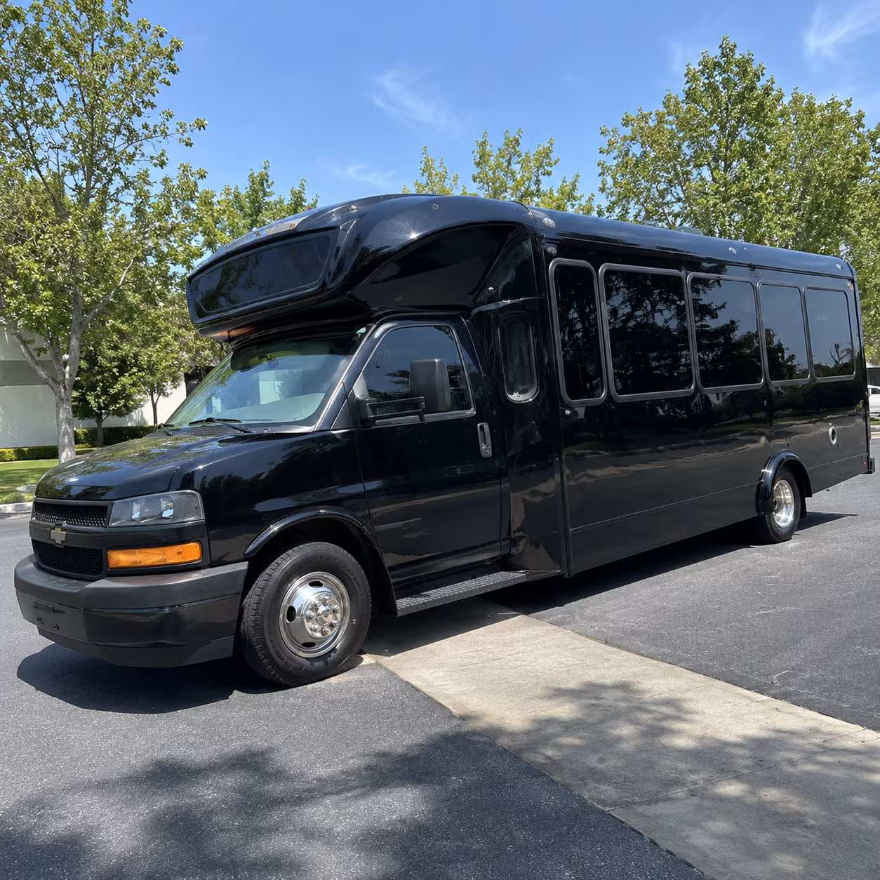 delray beach 15 passenger party bus