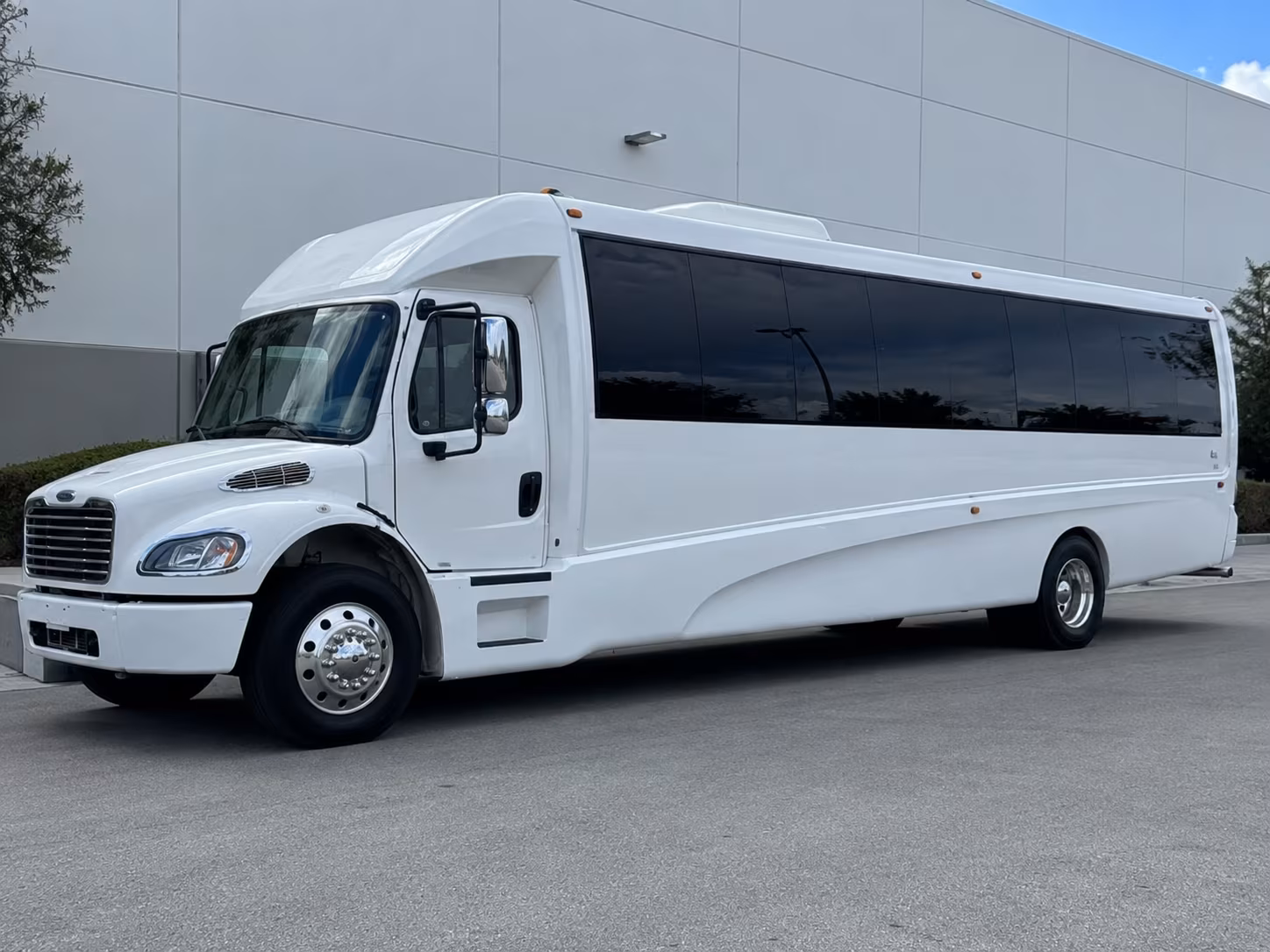 do extra stops add to the cost of a bus rental in delray beach