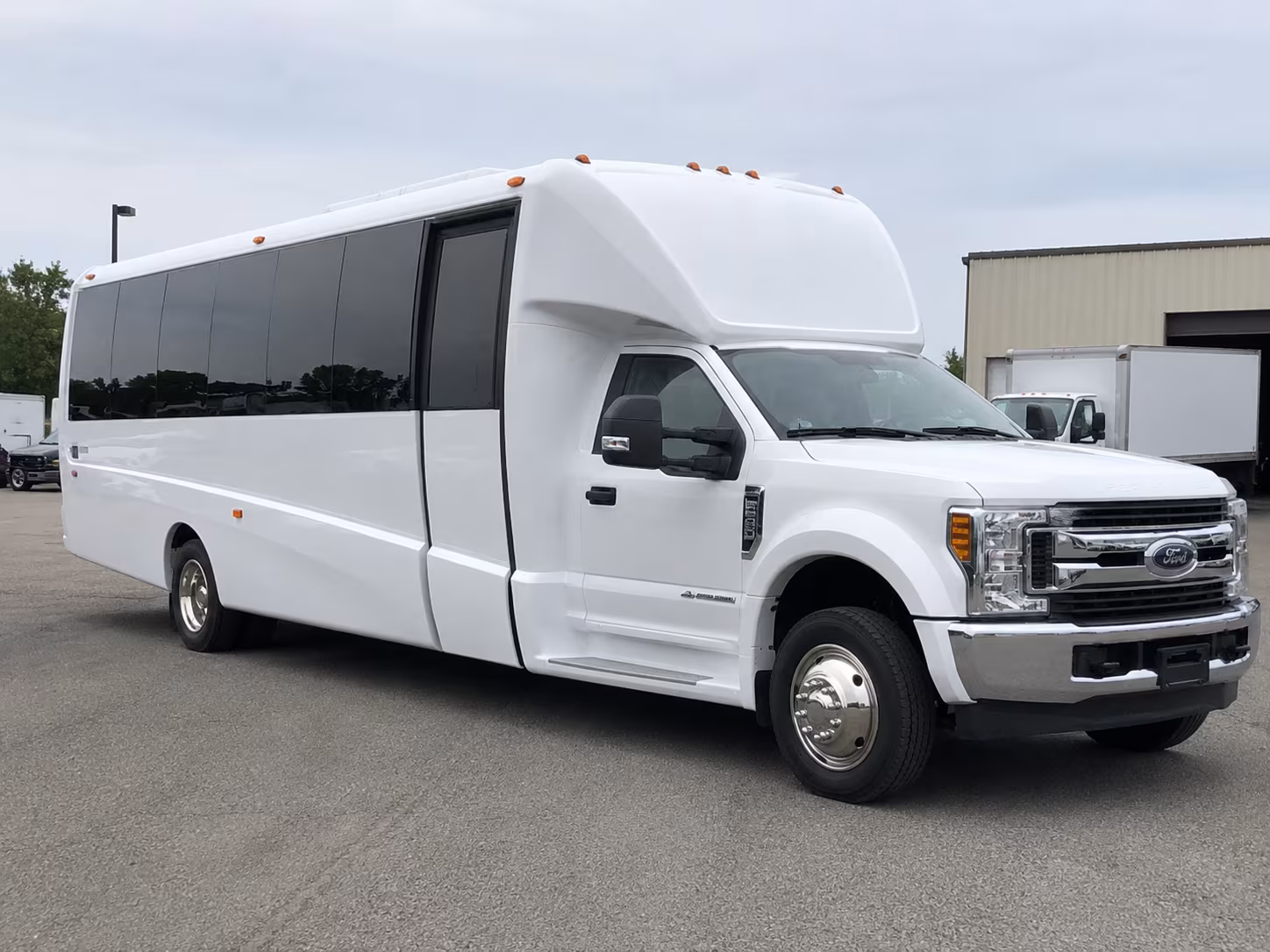 hotel to venue shuttle buses for corporate retreats in delray beach